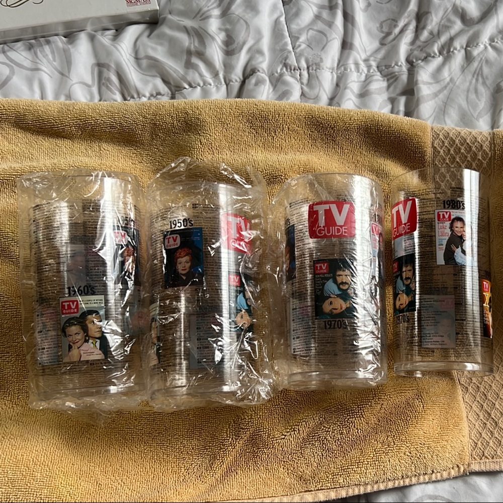 Clear Plastic Drinking Glasses - Set of 5 (Clear)